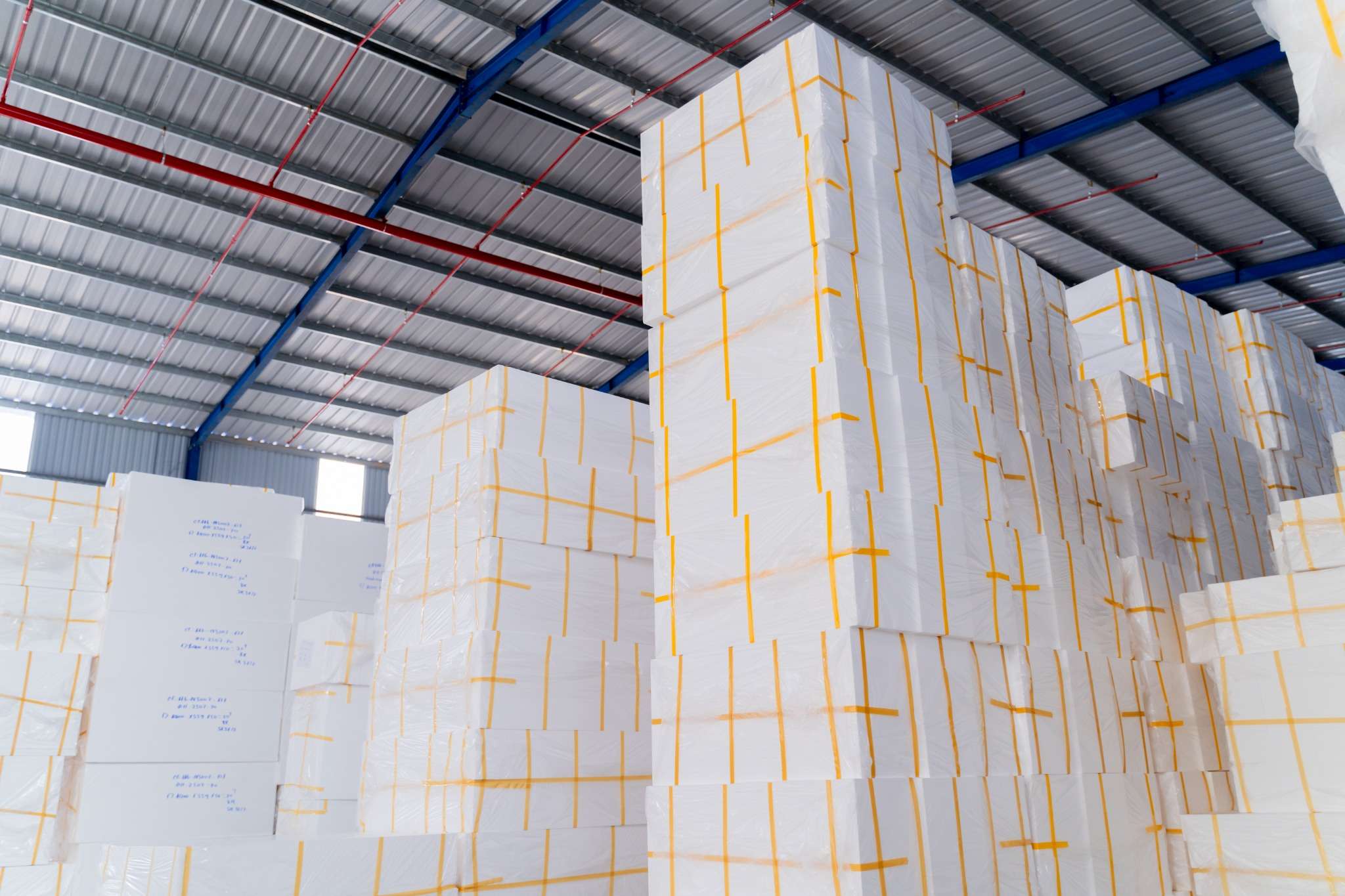 Ứng dụng của tấm nhựa cách âm trong xây dựng và nội thất